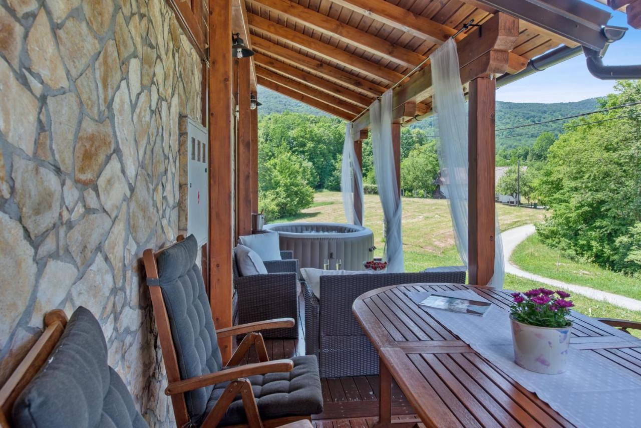 B&B Plitvice Lakes Villa Irene Seliste Dreznicko Bagian luar foto