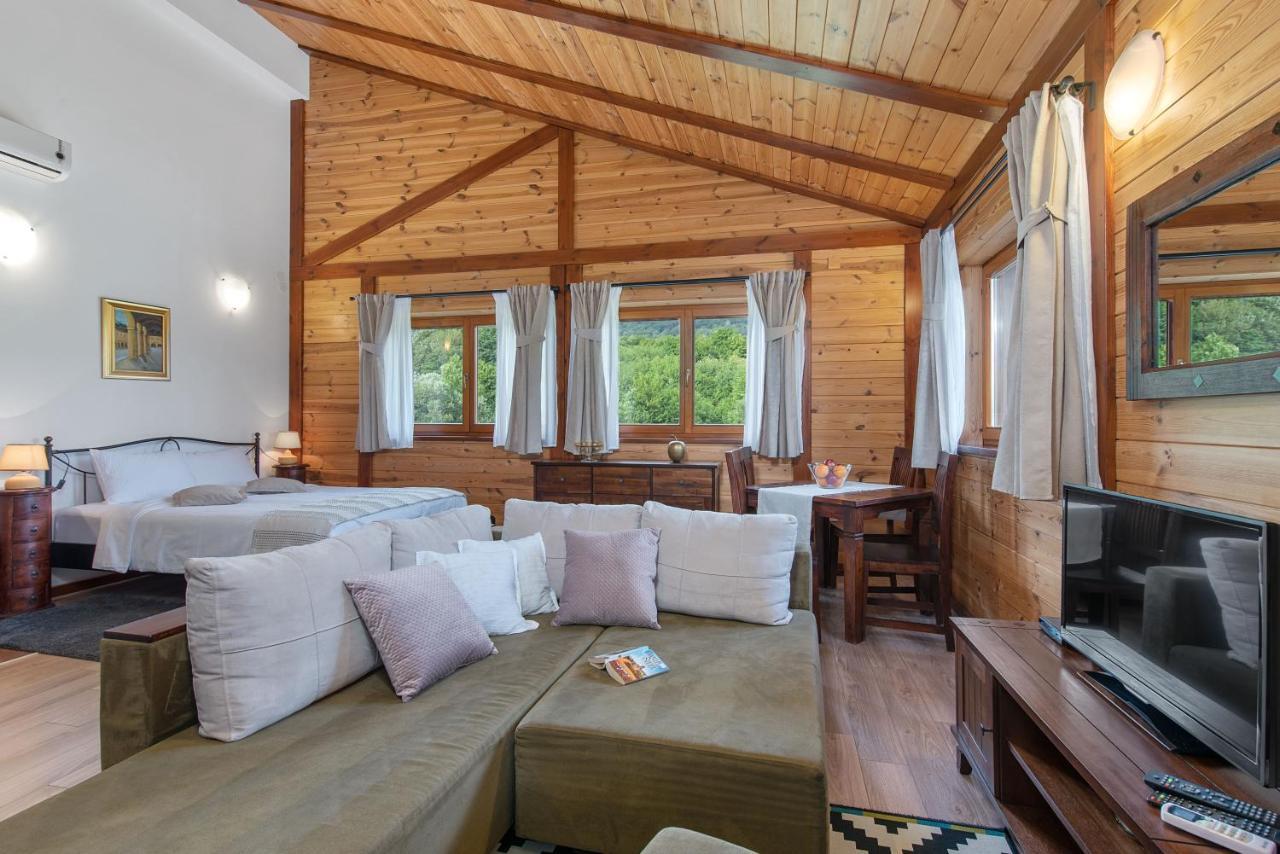B&B Plitvice Lakes Villa Irene Seliste Dreznicko Bagian luar foto